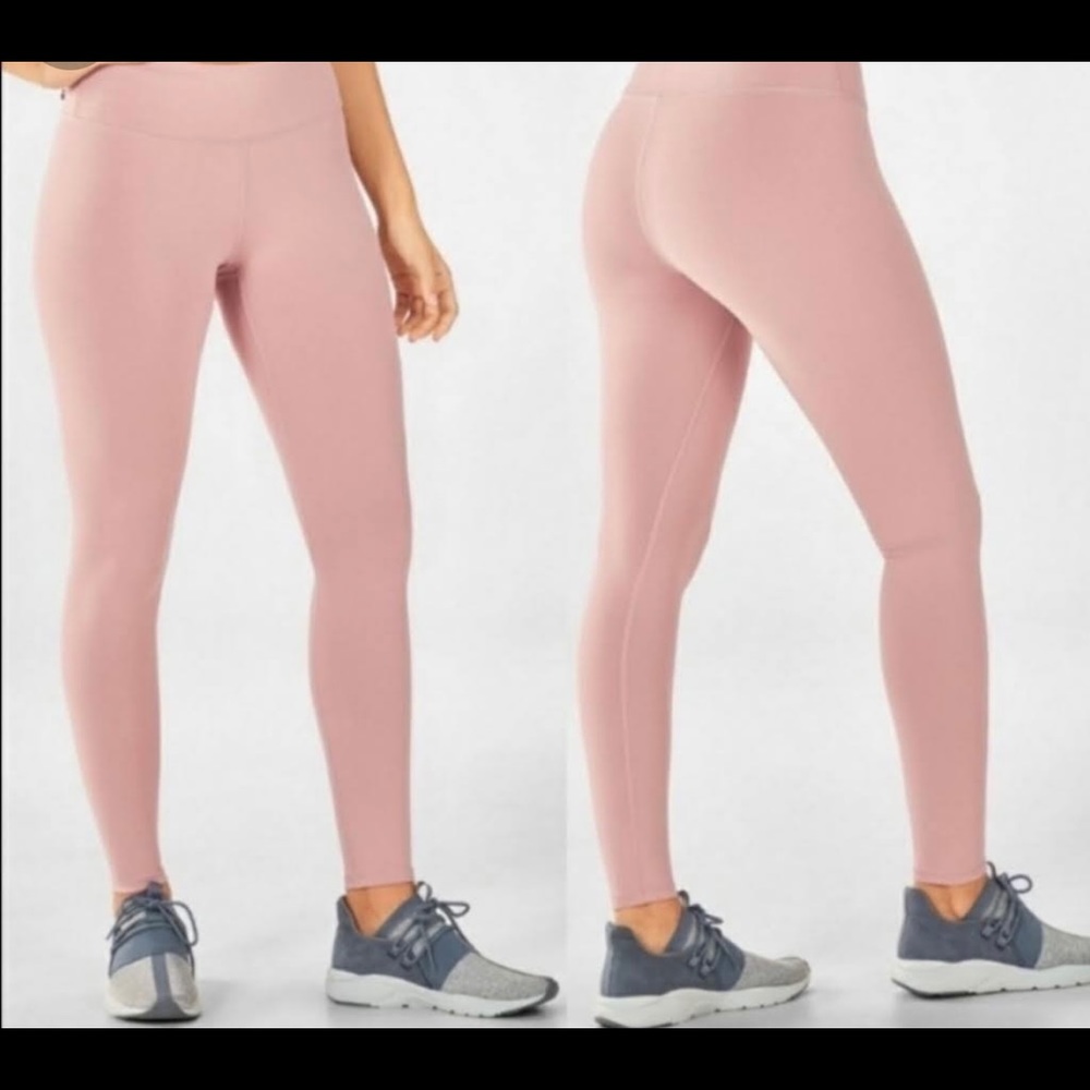 Fabletics Capri  Leggings XS Light Pink Power Hold w Inside Pocket